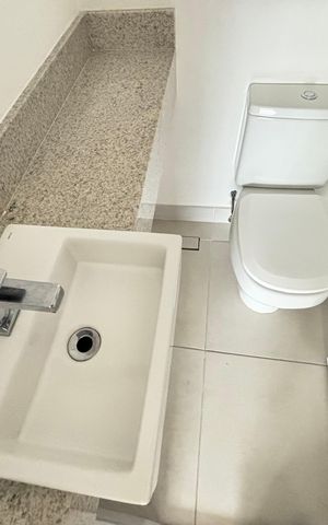 Apartamento à venda com 150m², 3 quartos e 2 vagas Apartamento à venda com 150m², 3 quartos e 2 vagasLavabo