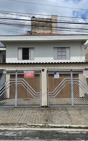 Casa para alugar com 155m², 3 quartos e 4 vagas Casa para alugar com 155m², 3 quartos e 4 vagasFachada + Placa