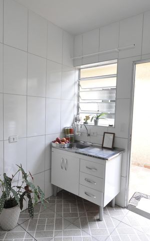 Casa à venda com 120m², 2 quartos e 3 vagasEdícula- Cozinha