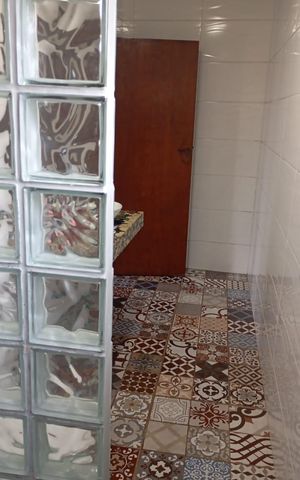 Casa à venda com 100m², 4 quartos e 2 vagasBanheiro