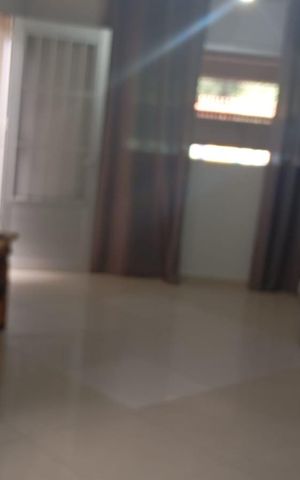 Casa à venda com 100m², 4 quartos e 2 vagasSala