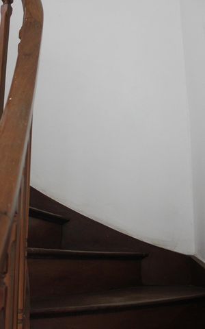 Casa à venda com 120m², 5 quartos e 2 vagasEscada 1