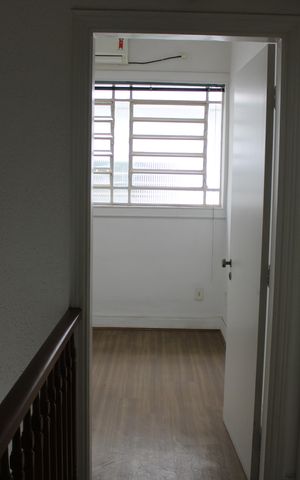 Casa à venda com 120m², 5 quartos e 2 vagasCorredor