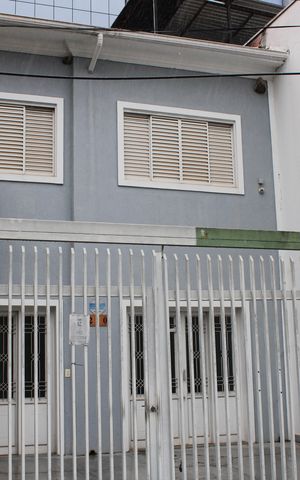 Casa à venda com 120m², 5 quartos e 2 vagasFachada