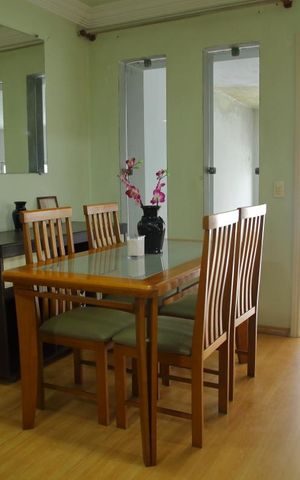 Casa à venda com 65m², 2 quartos e 2 vagasSala