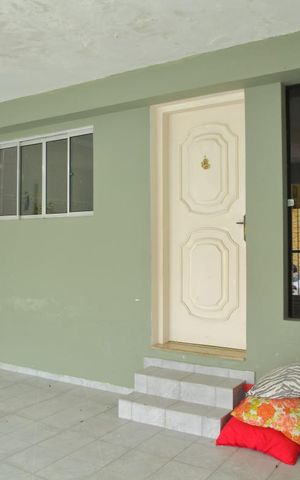 Casa à venda com 65m², 2 quartos e 2 vagasGaragem 
