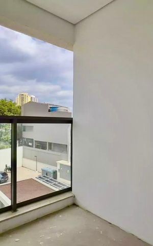 Apartamento à venda com 150m², 3 quartos e 3 vagas Apartamento à venda com 150m², 3 quartos e 3 vagasVaranda