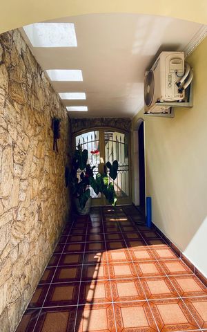 Casa para alugar com 496m², 5 quartos e 8 vagas