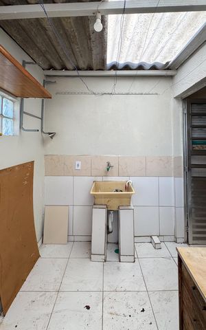 Casa para alugar com 70m², 4 quartos e 2 vagas Casa para alugar com 70m², 4 quartos e 2 vagasÁrea de Serviço