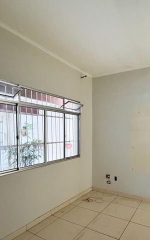 Casa para alugar com 70m², 4 quartos e 2 vagas Casa para alugar com 70m², 4 quartos e 2 vagasSala
