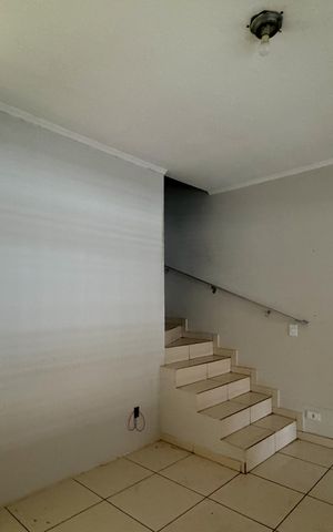 Casa para alugar com 70m², 4 quartos e 2 vagas Casa para alugar com 70m², 4 quartos e 2 vagasSala