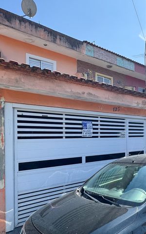 Casa para alugar com 70m², 4 quartos e 2 vagas Casa para alugar com 70m², 4 quartos e 2 vagasFachada