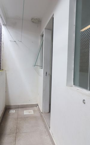 Casa de condomínio para alugar com 290m², 9 quartos e 4 vagasLavanderia kit net 03
