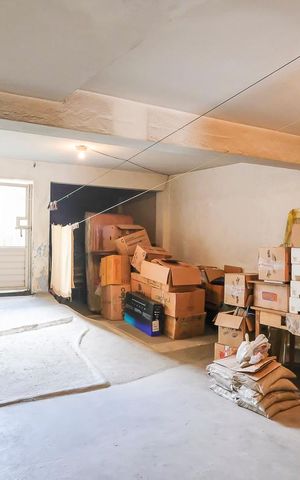 Casa à venda com 303m², 5 quartos e 3 vagasGaragem