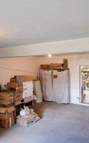 Casa à venda com 303m², 5 quartos e 3 vagasGaragem