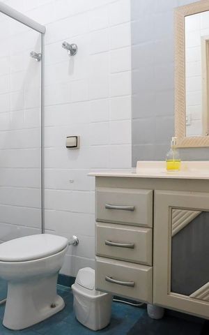 Casa à venda com 303m², 5 quartos e 3 vagasBanheiro casa 1