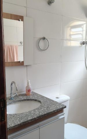 Casa à venda com 147m², 4 quartos e 2 vagas Casa à venda com 147m², 4 quartos e 2 vagasBanheiro