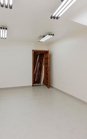 Casa para alugar com 240m², 3 quartos e 2 vagas Casa para alugar com 240m², 3 quartos e 2 vagasQuarto de Serviço