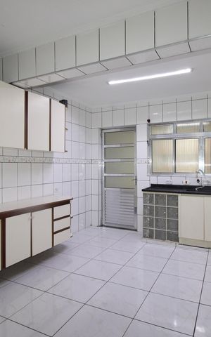 Casa para alugar com 250m², 5 quartos e 1 vagaCozinha