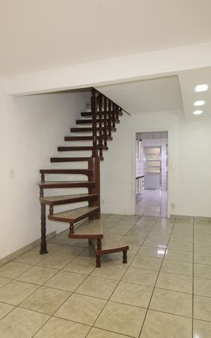 Casa para alugar com 250m², 5 quartos e 1 vagaSala