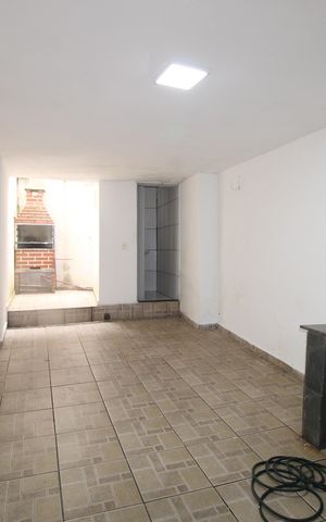 Casa para alugar com 250m², 5 quartos e 1 vagaÁrea de serviço/Área gourmet
