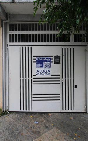 Casa para alugar com 250m², 5 quartos e 1 vagaFachada