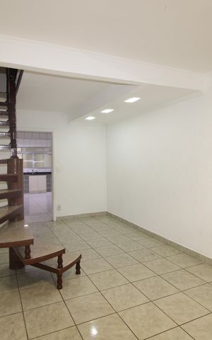 Casa para alugar com 250m², 5 quartos e 1 vagaSala