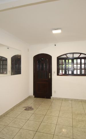 Casa para alugar com 250m², 5 quartos e 1 vagaSala