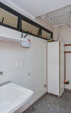 Casa à venda com 195m², 4 quartos e 4 vagas Casa à venda com 195m², 4 quartos e 4 vagasÁrea de Serviço