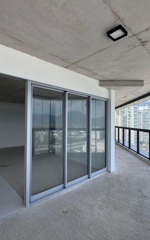 Apartamento à venda com 98m², 2 quartos e 1 vaga Apartamento à venda com 98m², 2 quartos e 1 vagaVaranda