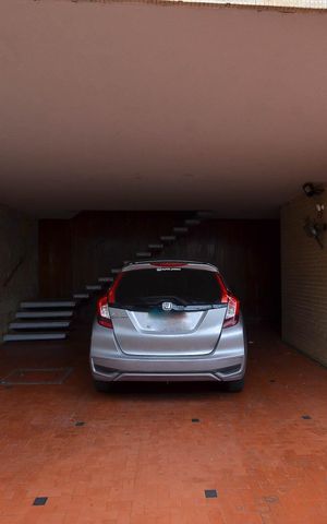 Casa à venda com 350m², 4 quartos e 4 vagas Casa à venda com 350m², 4 quartos e 4 vagasGaragem