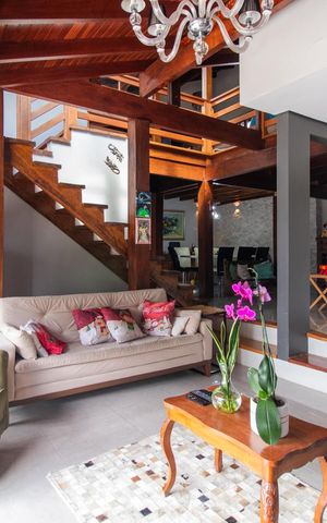 Casa à venda com 208m², 3 quartos e 3 vagasSala