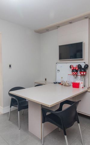 Casa à venda com 208m², 3 quartos e 3 vagasCozinha e Área de Serviço