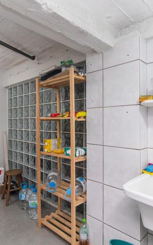Casa à venda com 208m², 3 quartos e 3 vagasCozinha e Área de Serviço