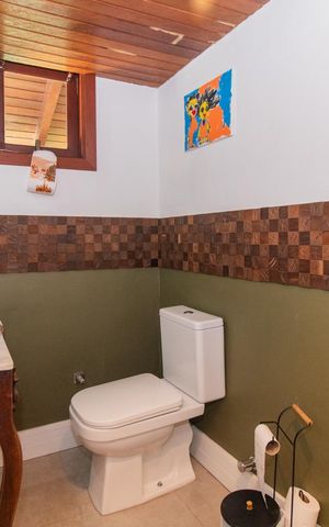 Casa à venda com 208m², 3 quartos e 3 vagasLavabo
