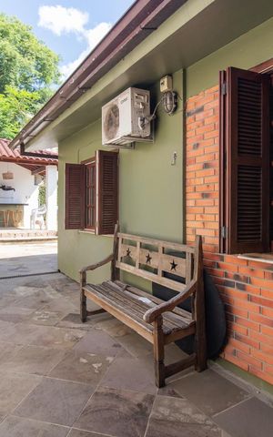 Casa à venda com 208m², 3 quartos e 3 vagasQuintal