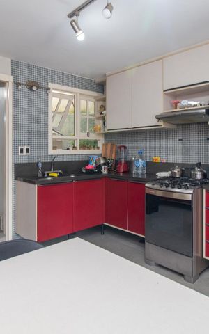 Casa à venda com 208m², 3 quartos e 3 vagasCozinha e Área de Serviço
