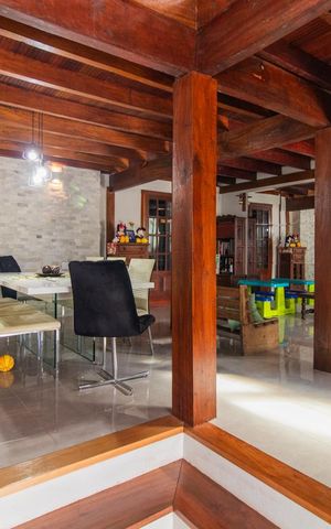 Casa à venda com 208m², 3 quartos e 3 vagasSala