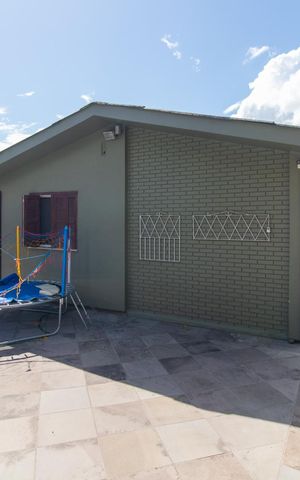 Casa à venda com 208m², 3 quartos e 3 vagasQuintal