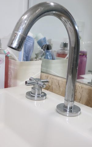 Apartamento à venda com 74m², 2 quartos e 2 vagasBanheiro Quarto 1 suíte