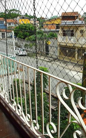Casa à venda com 184m², 3 quartos e 3 vagasSuíte  sacada 