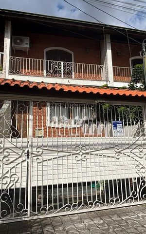 Casa à venda com 184m², 3 quartos e 3 vagasFachada 