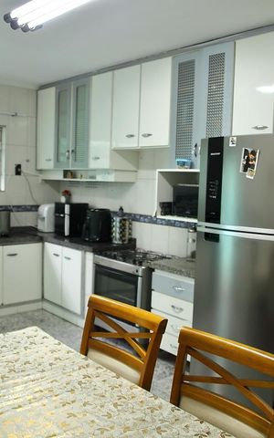 Casa à venda com 184m², 3 quartos e 3 vagasCozinha 
