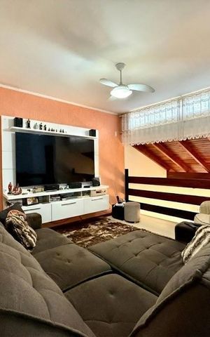 Casa à venda com 400m², 4 quartos e 4 vagas Casa à venda com 400m², 4 quartos e 4 vagasSala de TV