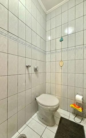 Casa à venda com 400m², 4 quartos e 4 vagas Casa à venda com 400m², 4 quartos e 4 vagasBanheiro