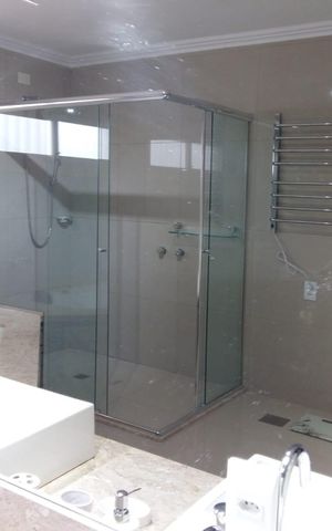 Casa à venda com 400m², 4 quartos e 4 vagas Casa à venda com 400m², 4 quartos e 4 vagasBanheiro