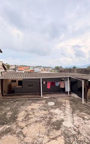 Casa à venda com 160m², 5 quartos e 5 vagasQuintal