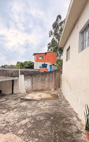 Casa à venda com 160m², 5 quartos e 5 vagasQuintal