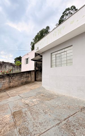 Casa à venda com 160m², 5 quartos e 5 vagasGaragem e frente da Casa