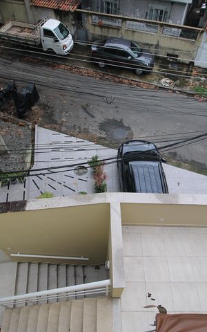 Casa de condomínio para alugar com 200m², 3 quartos e 2 vagasEscadas 